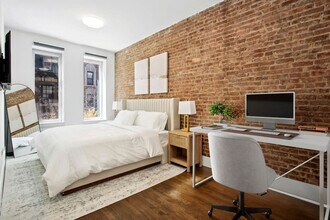 125 E 83rd St in New York, NY - Building Photo - Building Photo