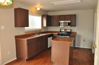 3902 Haleys Way in Round Rock, TX - Foto de edificio - Building Photo