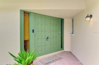 4946 Commonwealth Dr in Siesta Key, FL - Building Photo - Building Photo