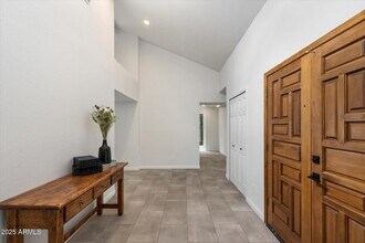 7245 E Buena Terra Way in Scottsdale, AZ - Building Photo - Building Photo