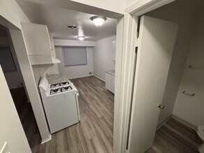 24885 Mayfair St in Flat Rock, MI - Building Photo - Building Photo