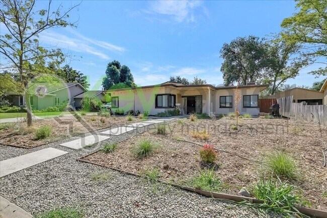 3536 Bodega Ct in Sacramento, CA - Building Photo - Building Photo