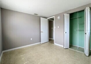 8019 Portage Dr in Port Richey, FL - Foto de edificio - Building Photo