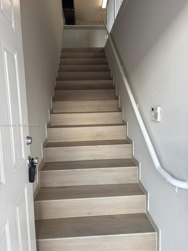 6891 W 36th Ave in Hialeah, FL - Building Photo - Building Photo