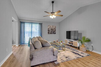 205 Trish Dr in Crestview, FL - Building Photo - Building Photo