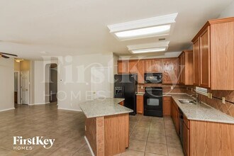 16918 Darien Wing in San Antonio, TX - Building Photo - Building Photo