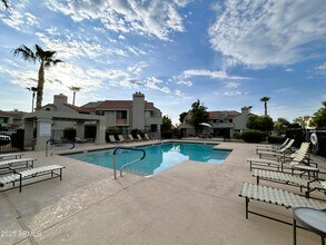 10055 E Mountainview Lake Dr in Scottsdale, AZ - Foto de edificio - Building Photo