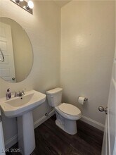 876 Cirrus Cloud Ave in Las Vegas, NV - Foto de edificio - Building Photo