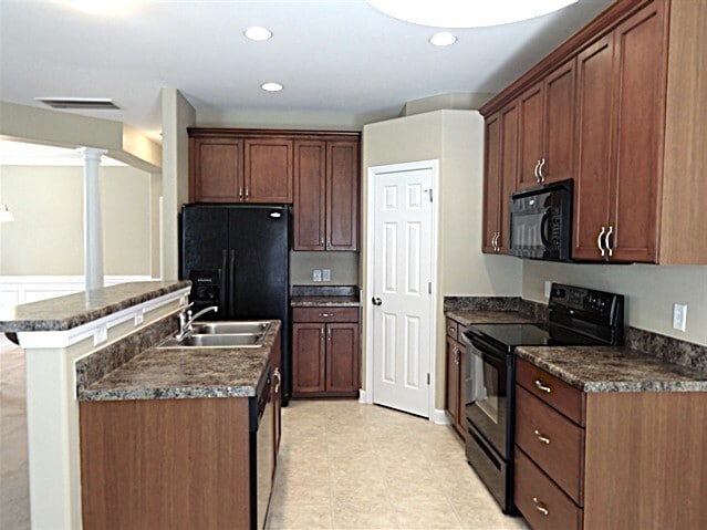 35 Summer Hill Ct in Richmond Hill, GA - Building Photo - Building Photo