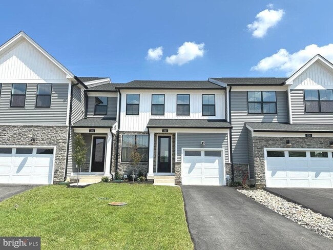 property at 332 Aspen Wy