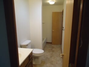 506 12th Ave S in Onalaska, WI - Foto de edificio - Building Photo