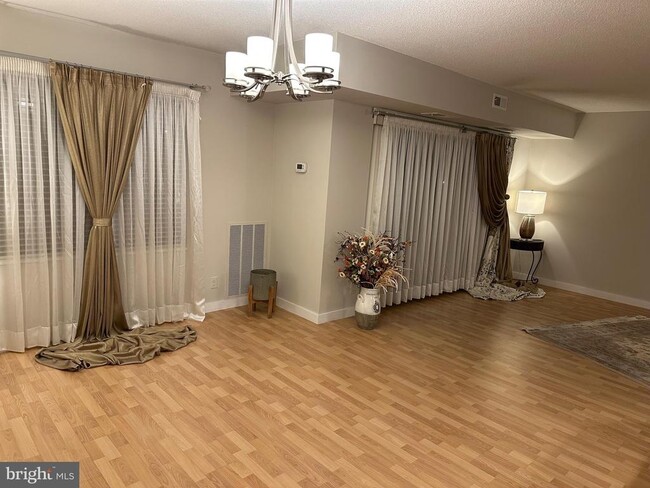307 Yoakum Pkwy in Alexandria, VA - Building Photo - Building Photo
