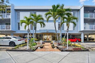 1735 NE 164th St in North Miami Beach, FL - Building Photo