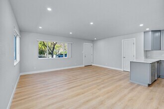 1305-1321 Laurel St in Napa, CA - Building Photo - Building Photo