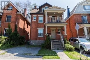 132 Flora St in Ottawa, ON - Building Photo