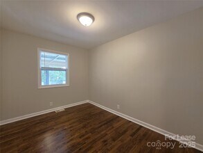 710 September Ln in Charlotte, NC - Building Photo - Building Photo