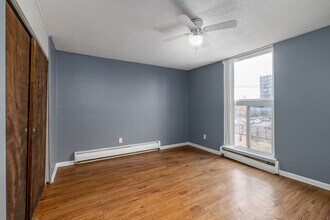 Greenfield Manor in Detroit, MI - Building Photo - Interior Photo