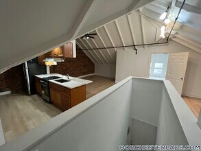 402 Neponset Ave in Boston, MA - Building Photo - Building Photo