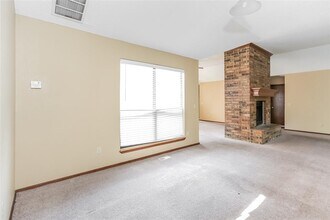 11233 Cimarron Dr in Oklahoma City, OK - Building Photo - Building Photo