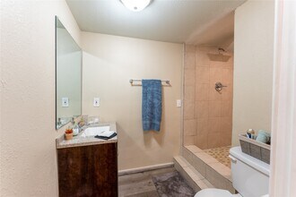 2010 Caplin St in Houston, TX - Building Photo - Building Photo