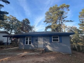 6611 E Wakefield Dr in Little Rock, AR - Building Photo