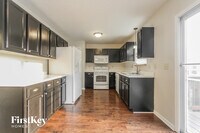 592 Hannah Pl photo'