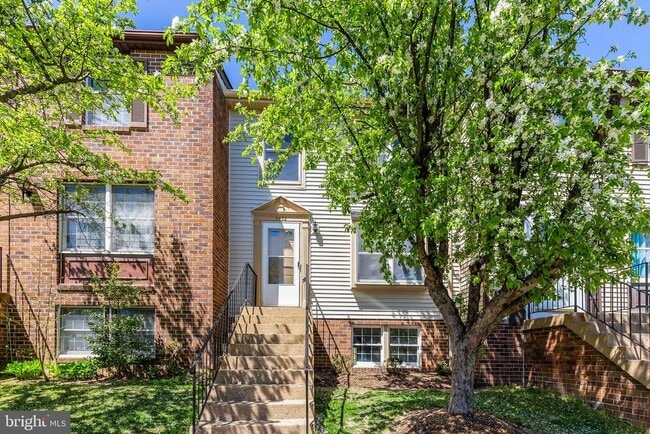 property at 5932 Spruce Run Ct