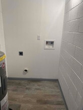 208 Center St in Wimbledon, ND - Foto de edificio - Building Photo