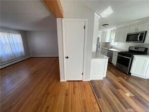 67 Noank Ledyard Rd in Groton, CT - Building Photo - Building Photo