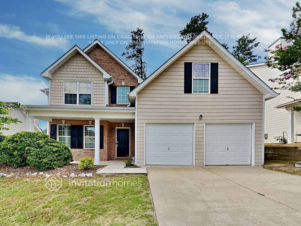 556 S Fortune Way in Dallas, GA - Building Photo