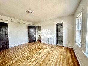 2315 Grand Ave in Des Moines, IA - Foto de edificio - Building Photo