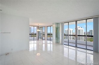 19101 NE 36th Ct-Unit -2206 in Aventura, FL - Building Photo - Building Photo