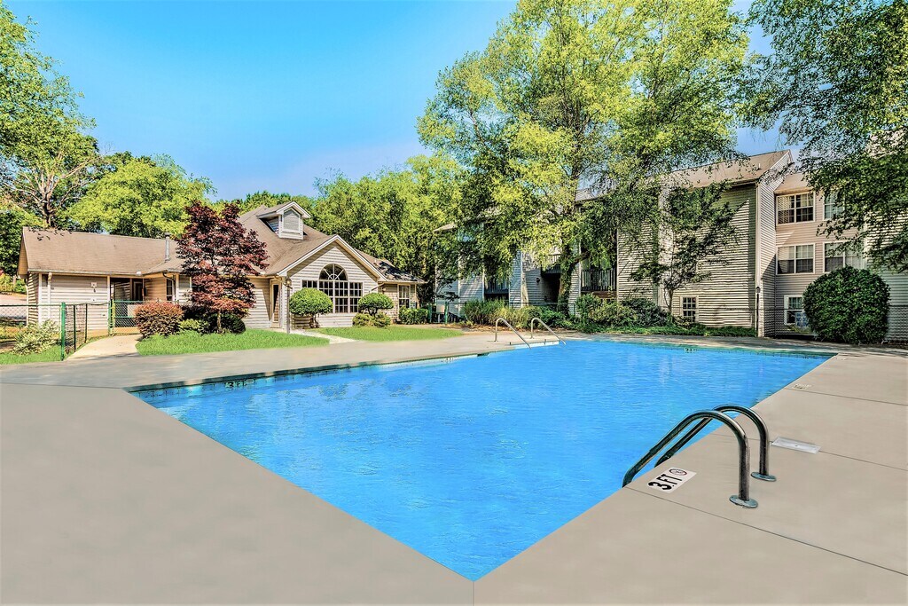 Luxury Townhomes Spartanburg, SC Apartments