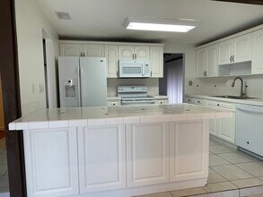 13261 SW 102nd Terrace in Miami, FL - Building Photo - Building Photo