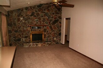 7446 Glasgow Rd in Weeki Wachee, FL - Building Photo - Building Photo