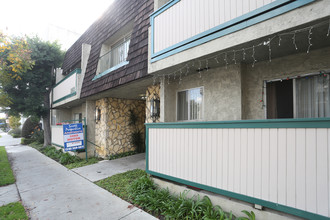 3669 Motor Ave in Los Angeles, CA - Foto de edificio - Building Photo