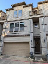 4830 Cedar Springs Rd in Dallas, TX - Building Photo - Building Photo