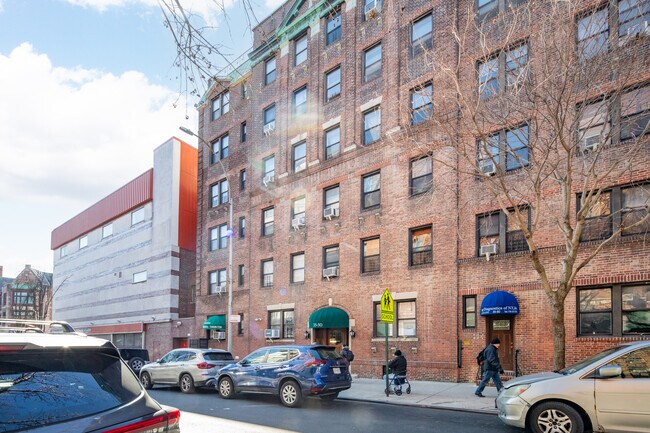 Co-Op in Jackson Heights, NY - Building Photo - Building Photo