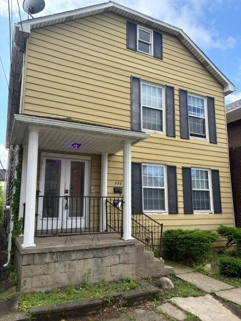 559 W 7th St
