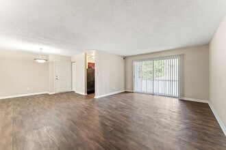 Avondale Reserve Apartment Homes in Avondale Estates, GA - Foto de edificio - Building Photo