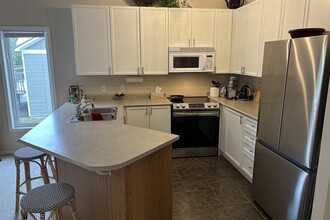 64 Green Briar Dr in Collingwood, ON - Building Photo - Building Photo