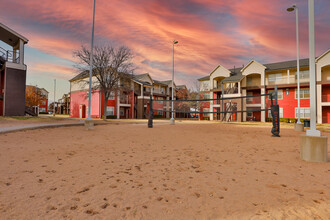 The One at Lubbock in Lubbock, TX - Foto de edificio - Building Photo