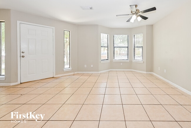 2923 La Estancia Ln in Houston, TX - Building Photo - Building Photo