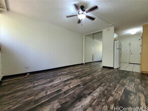 2442 Tusitala St in Honolulu, HI - Building Photo - Building Photo