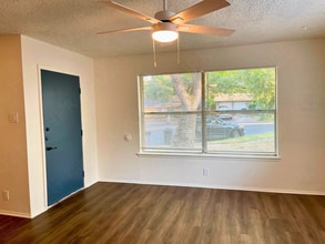 8026 Echo Wind St in San Antonio, TX - Building Photo - Building Photo