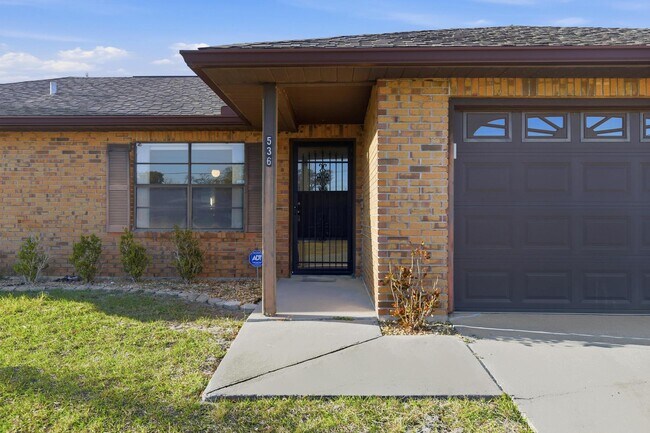 536 Gaspar Ave in Deltona, FL - Building Photo - Building Photo