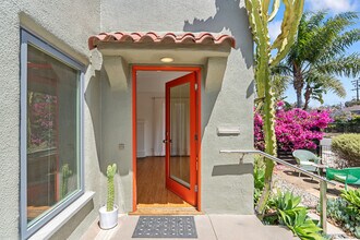 213 6th Ave in Venice, CA - Building Photo - Building Photo