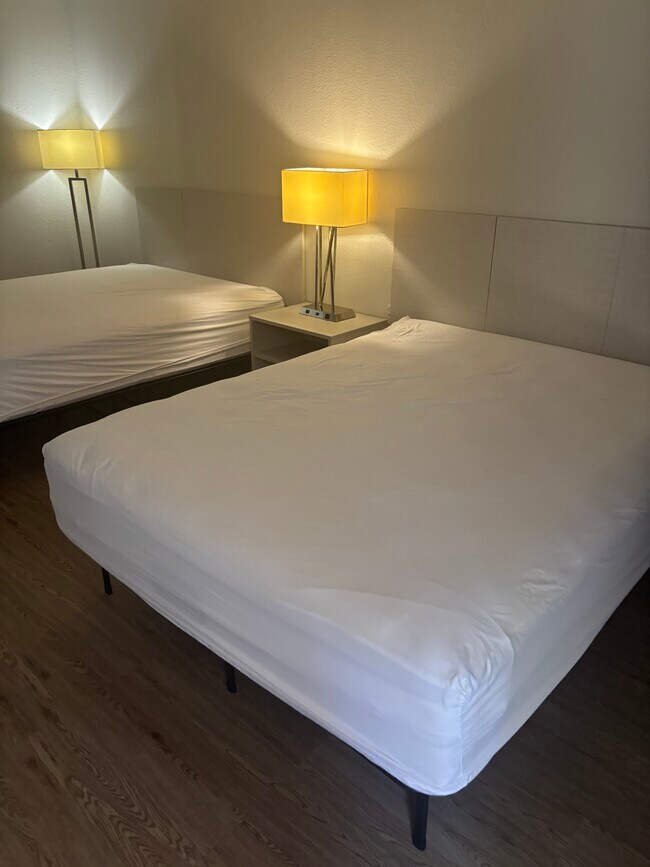 1 W Irlo Bronson Memorial Hwy in Kissimmee, FL - Building Photo - Building Photo