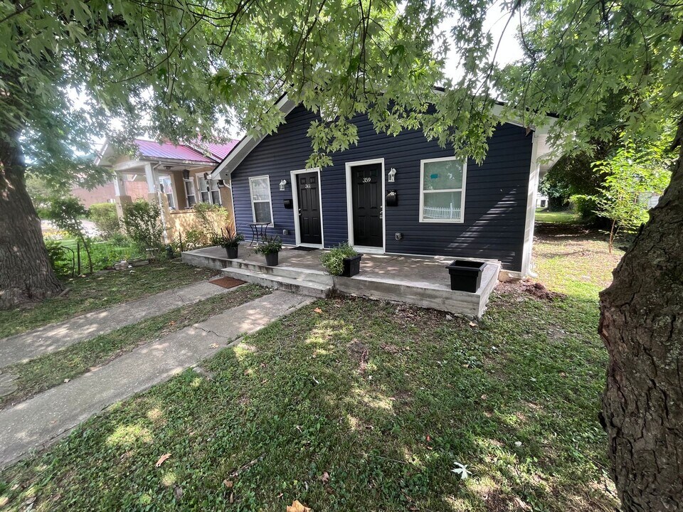 361 Holmes St in Frankfort, KY - Building Photo