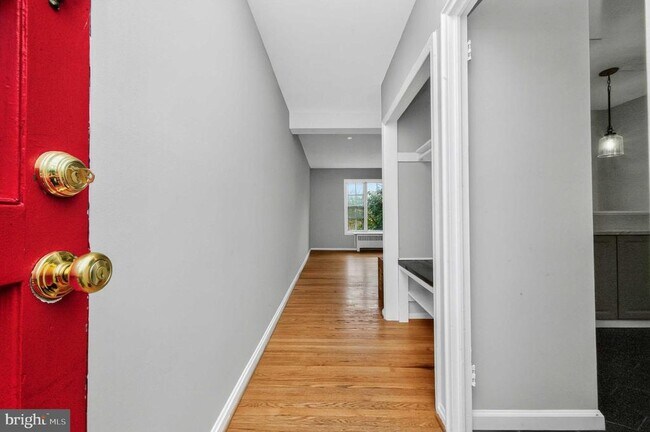 8 Kennedy St in Alexandria, VA - Building Photo - Building Photo